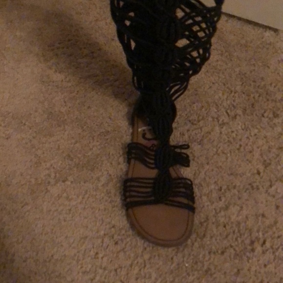 Sandals - Picture 3 of 4
